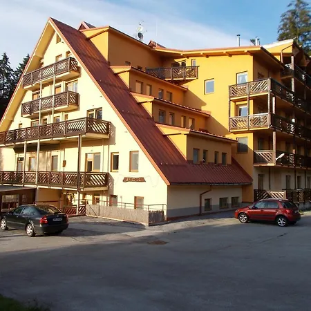 Family Spiezovec ドノヴァリ